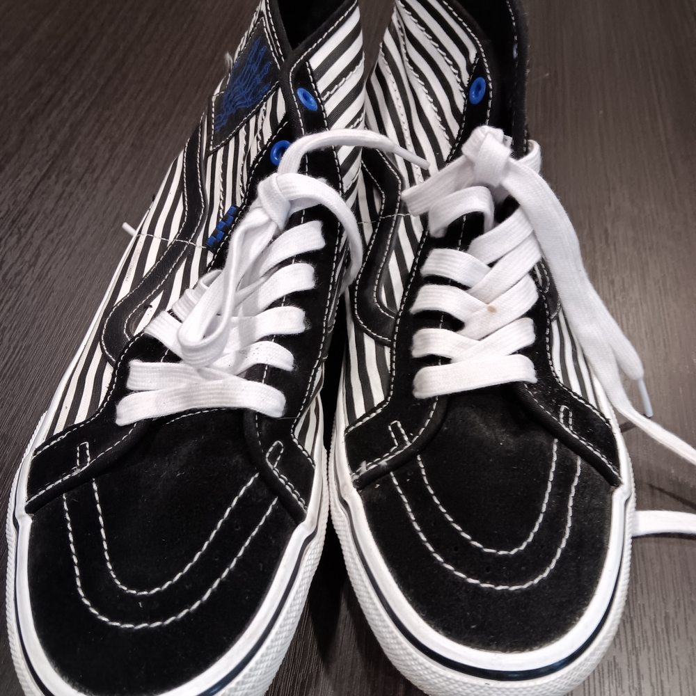 Vans Black and White Striped High-Top Sneakers  Size 10.5